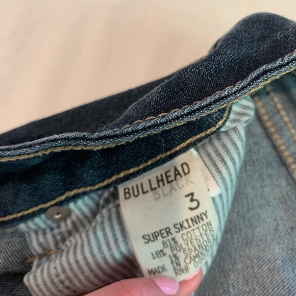 Bullhead Super Skinny Jeans (dark denim) - Picture 3 of 4
